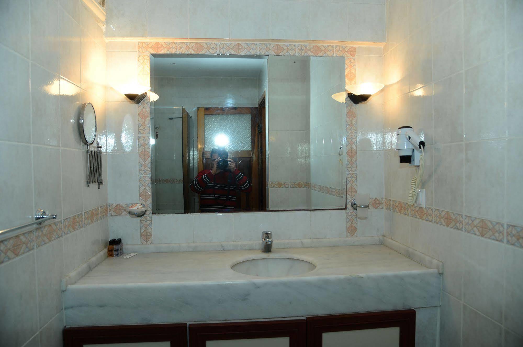 Hotel Dorukhan คูซาดาซี ภายนอก รูปภาพ