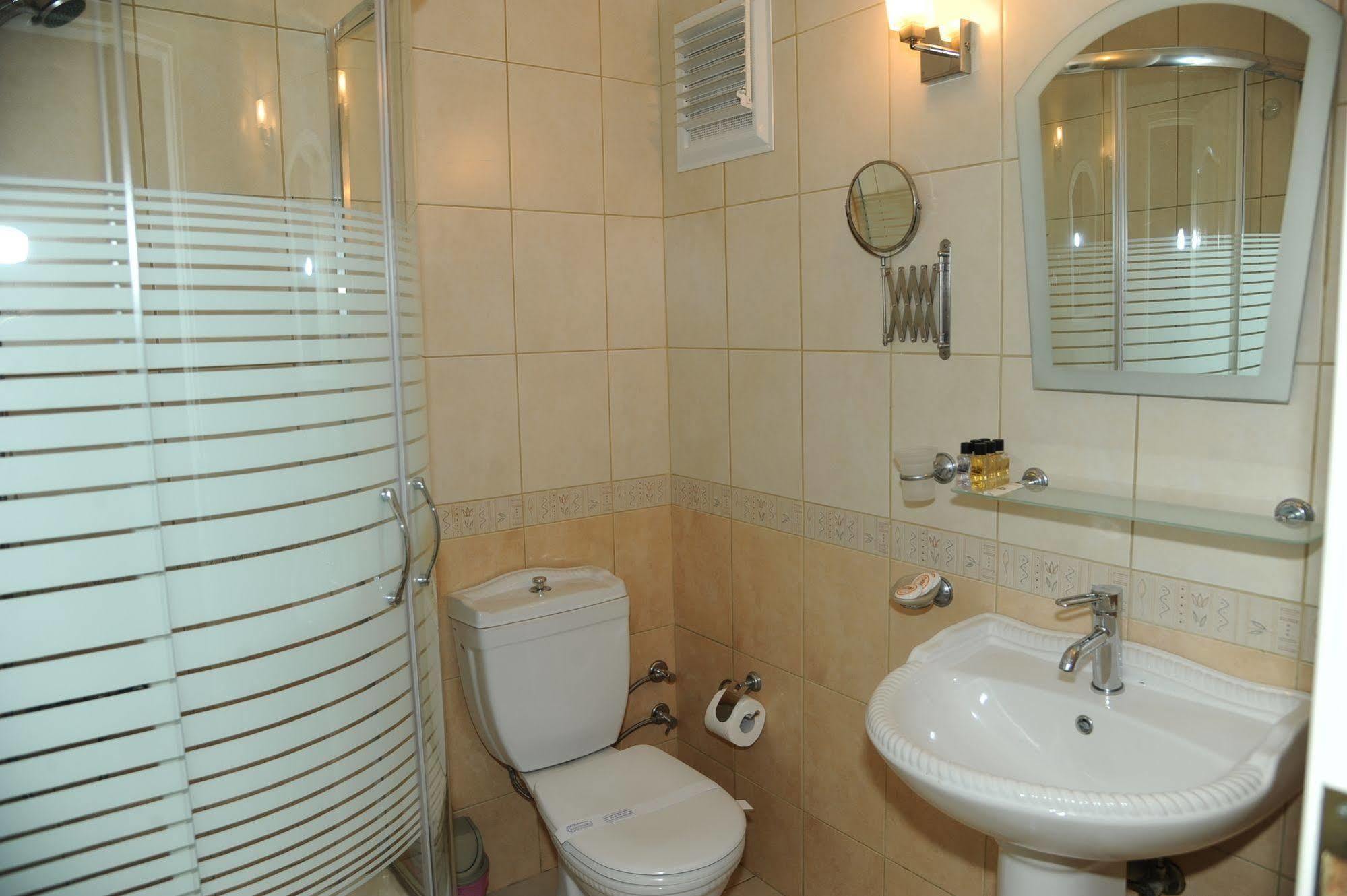 Hotel Dorukhan คูซาดาซี ภายนอก รูปภาพ